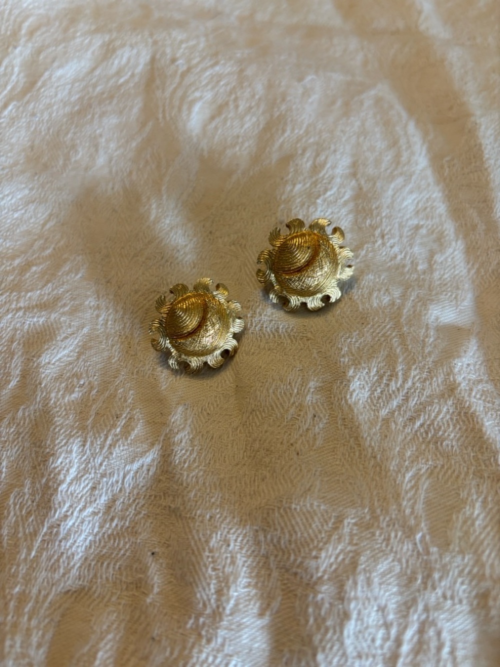 Dior Gold Sun Moon pierced Earrings - Picture 2 of 4